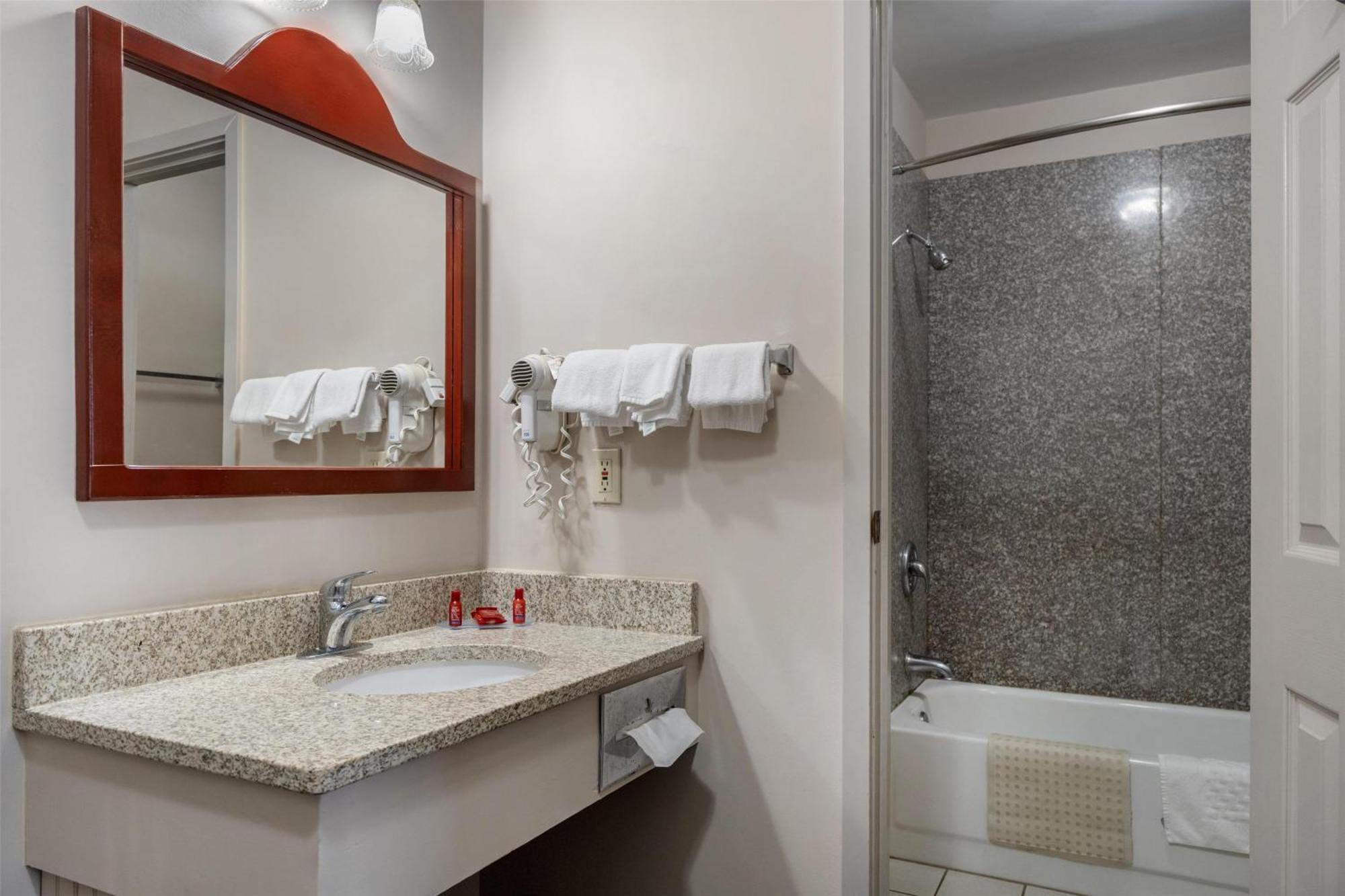 Hotel Surestay By Western