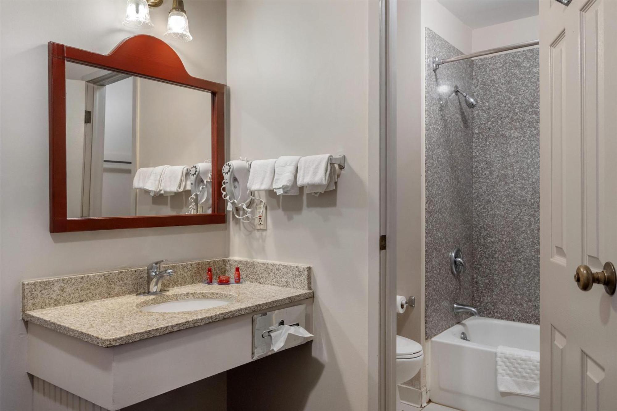 Hotel Surestay By Western